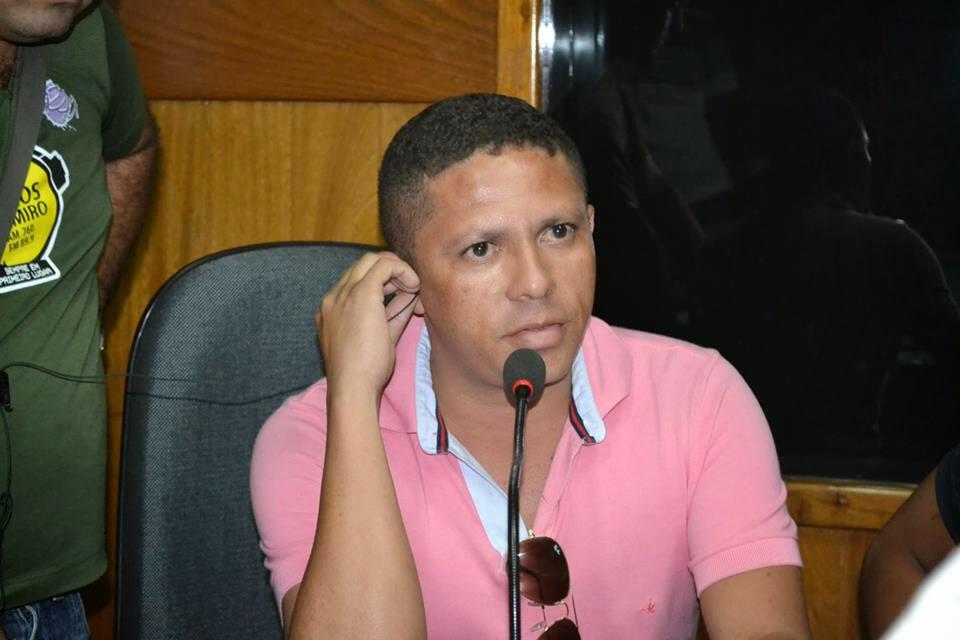 Photo of Prefeito caloteiro: Empresário acusa Padre Eraldo de dar calote em músicos e dirigentes artísticos de Delmiro Gouveia