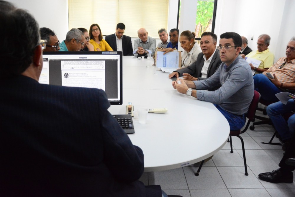 Photo of MPT solicita que Ipaseal solucione pagamento de repasses atrasados a hospitais de Alagoas