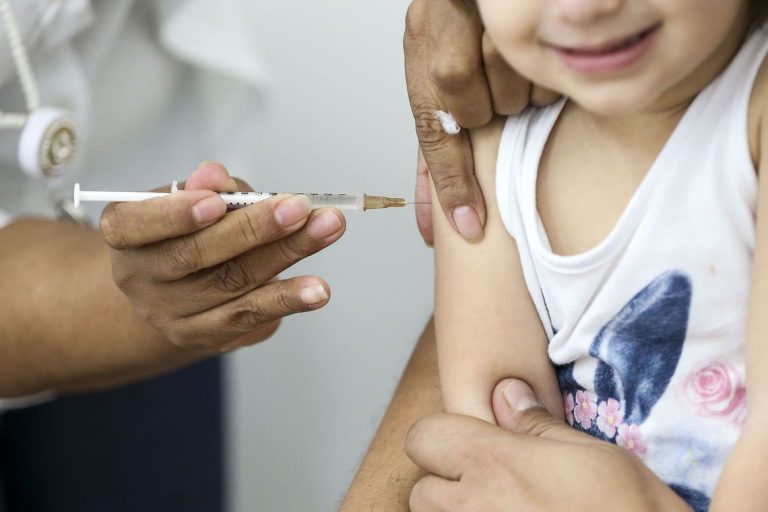 Photo of Sarampo: Campanha de vacinação inicia nesta segunda-feira (10)