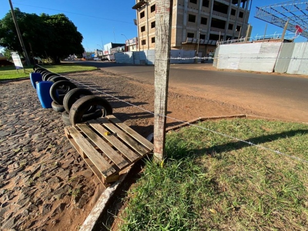 Photo of NINGUÉM PASSA! – Exército paraguaio coloca arame farpado em fronteira com o Brasil