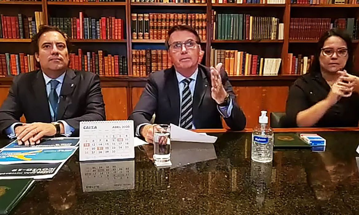 “TEMOS UM LIMITE” – Bolsonaro diz esperar retomada de atividades em até três meses