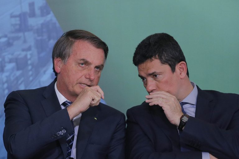 Photo of GOVERNO – Moro pede demissão e Bolsonaro tenta reverter