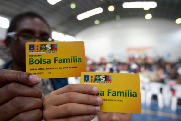 Photo of BOLSA FAMÍLIA – Alagoanos começam a receber o Auxílio Emergencial a partir desta quinta-feira
