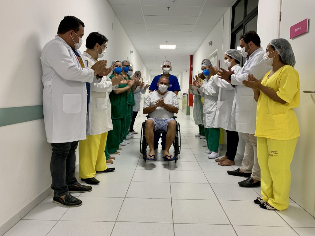 Photo of “ATENDIMENTO NOTA 10” – Após contrair Covid-19, homem recebe alta médica do Hospital da Mulher