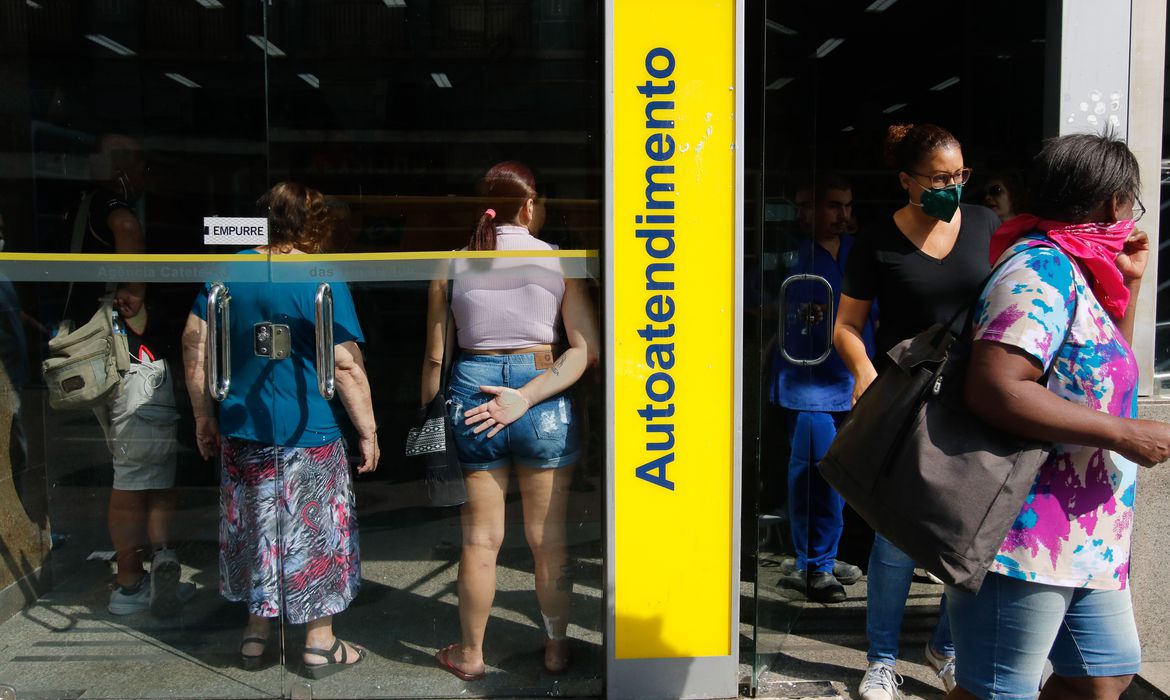 Photo of SAINDO DO VERMELHO – Bancos estendem prazo de negativação de clientes inadimplentes