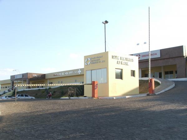 Photo of SOLDADOS FERIDOS – Hospital em Santana do Ipanema confirma dois casos de médicos infectados