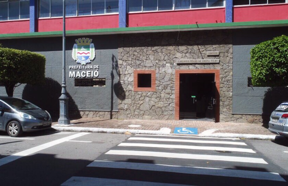 Photo of  DANÇA DAS CADEIRAS – Prefeitura faz reestruturação de secretarias em Maceió