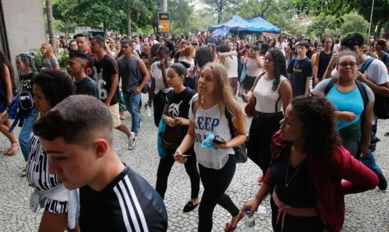 Photo of EDUCAÇÃO: Enem tem 1 milhão de inscritos em apenas 8 horas