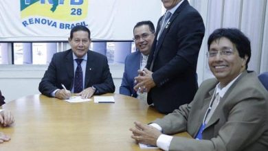 Photo of EXCLUSIVIDADE – Vice-presidente Hamilton Mourão só irá apoiar candidatos do PRTB e coligados em Alagoas