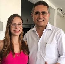 Photo of Para garantir vitória da filha na Câmara de Maceió, deputado estadual apela para ajuda do Governador
